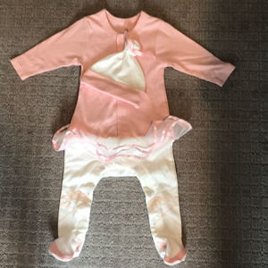 NWOT ballerina baby outfit 0-6 months